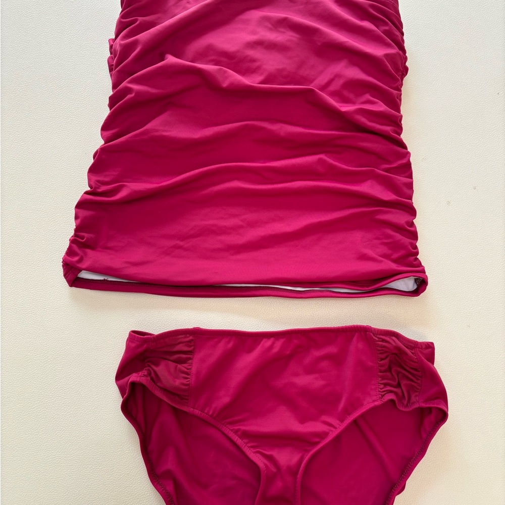 New two pieces swimsuit by Venus size 14